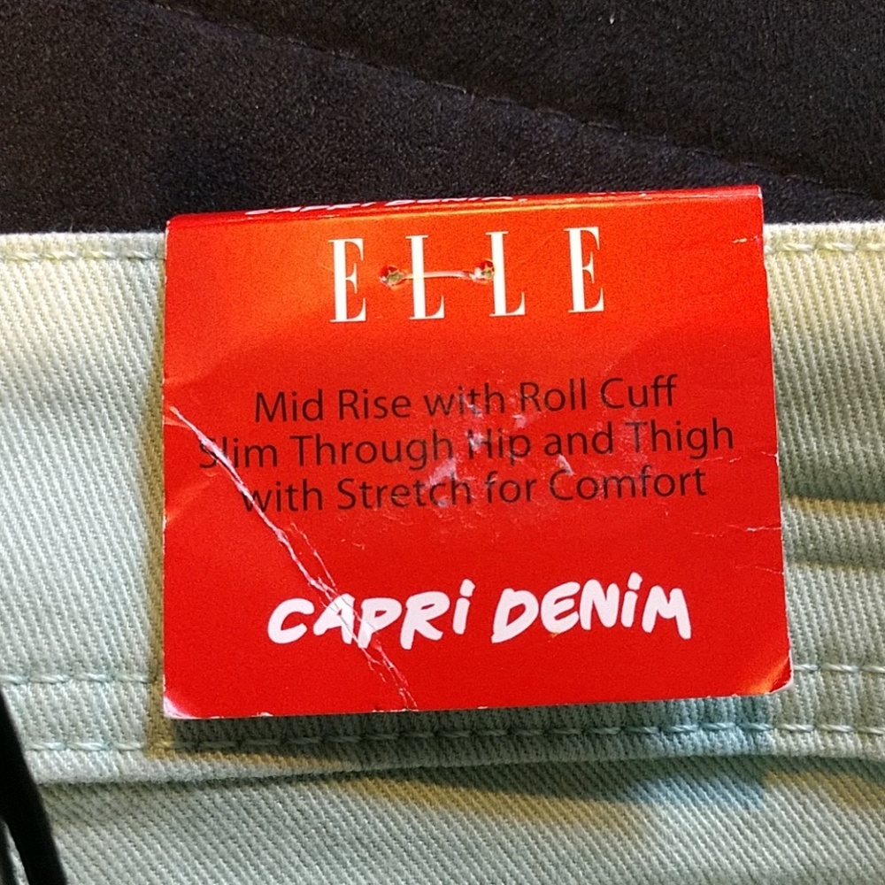 ELLE Mid Rise Capri Jeans - Picture 6 of 6